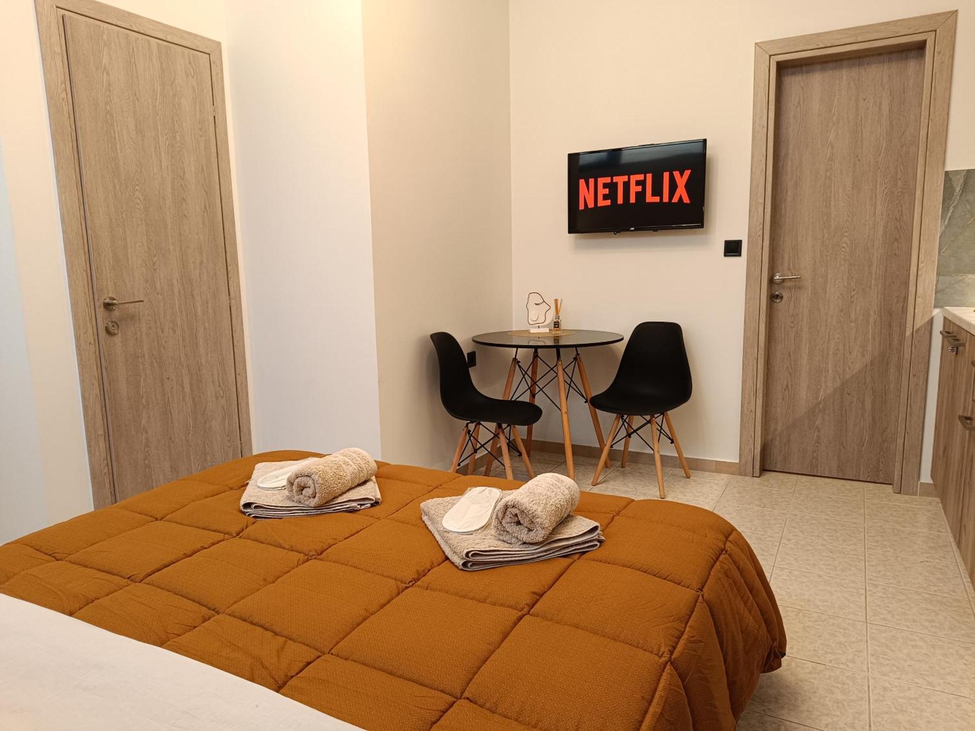 Giorgio Patrasso - Micro Apartment In The Center Of Patras Eksteriør billede
