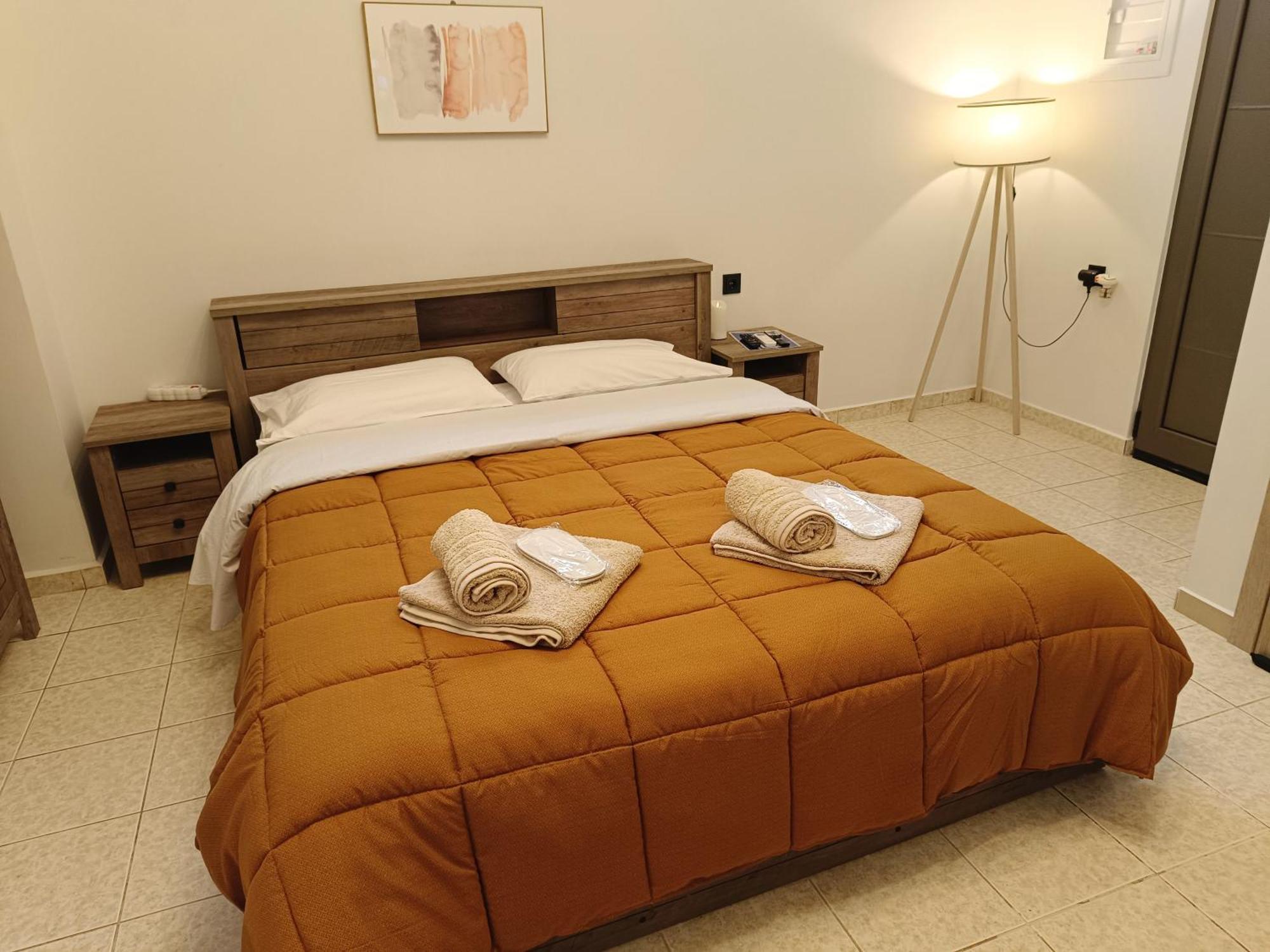Giorgio Patrasso - Micro Apartment In The Center Of Patras Eksteriør billede