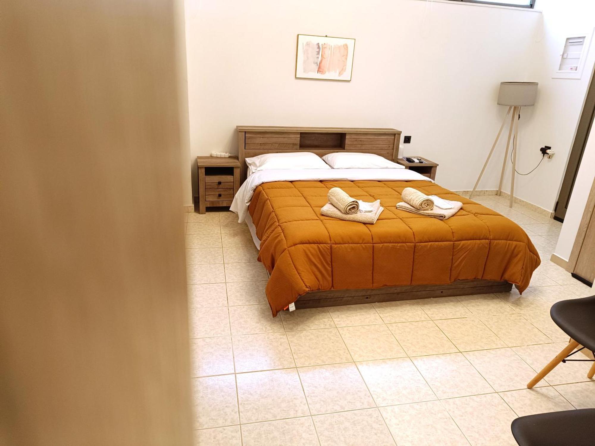 Giorgio Patrasso - Micro Apartment In The Center Of Patras Eksteriør billede
